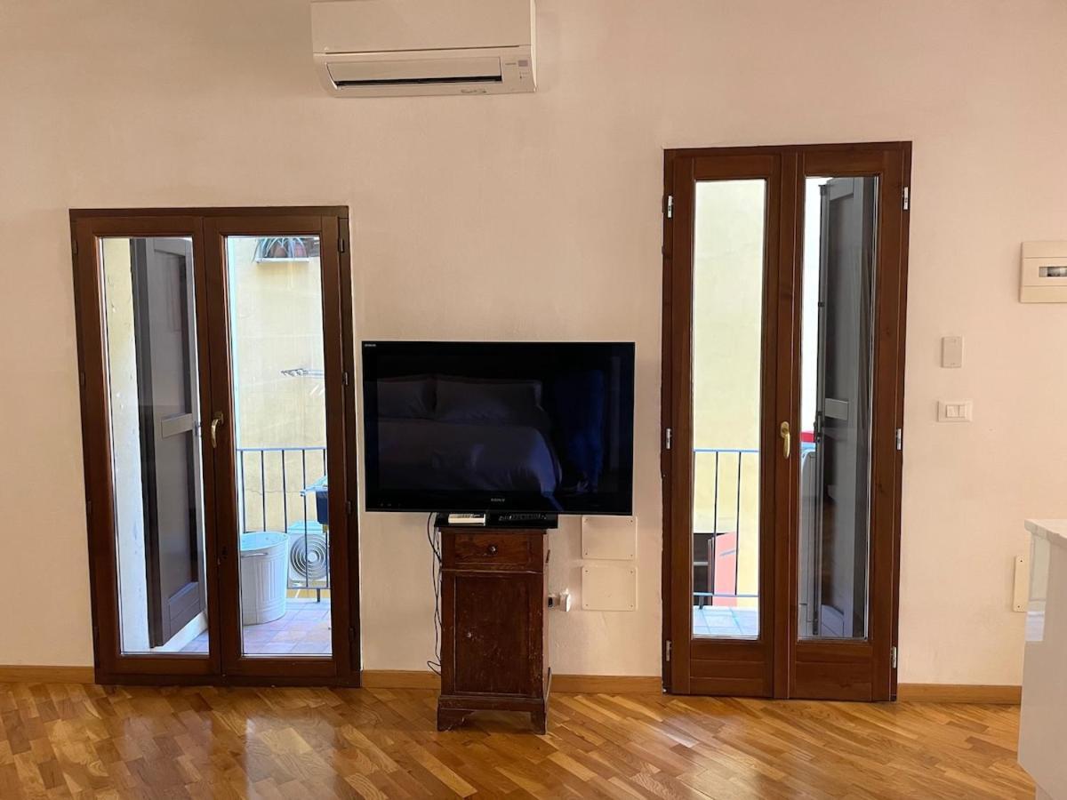 شقة Loft Del Pratello بولونيا المظهر الخارجي الصورة