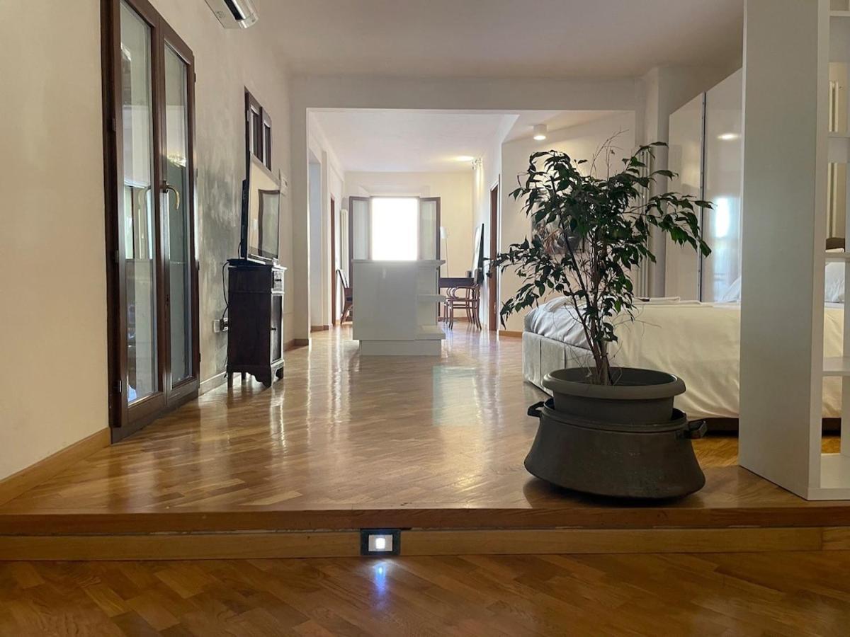 شقة Loft Del Pratello بولونيا المظهر الخارجي الصورة